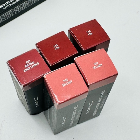 Mac Cosmetics Matte Lipstick Natural Born Leader Muted Berry Brand New in Box - Picture 9 of 11